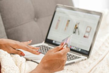 Alcuni metodi per risparmiare sullo shopping online
