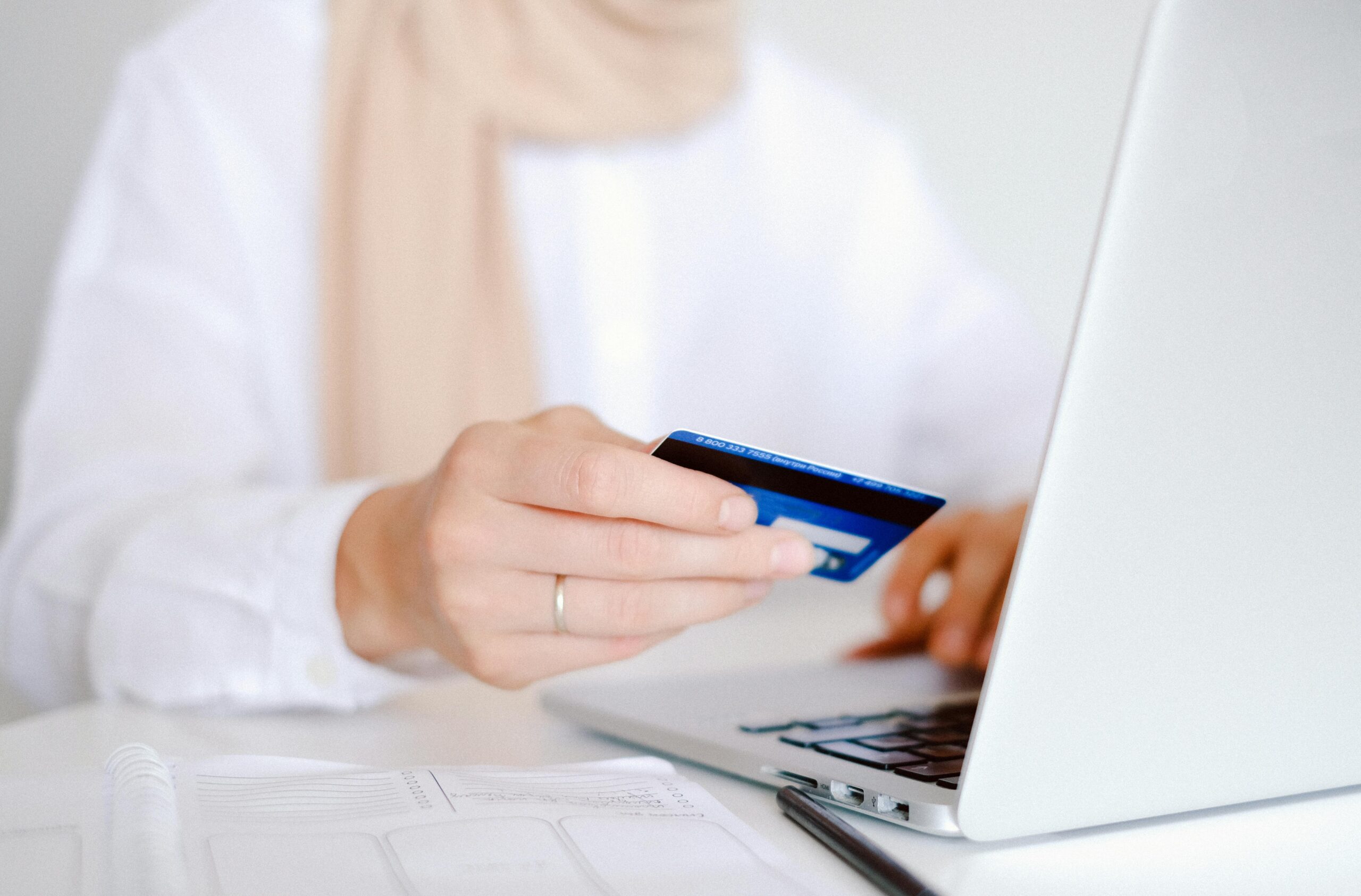 Gli italiani e lo shopping online